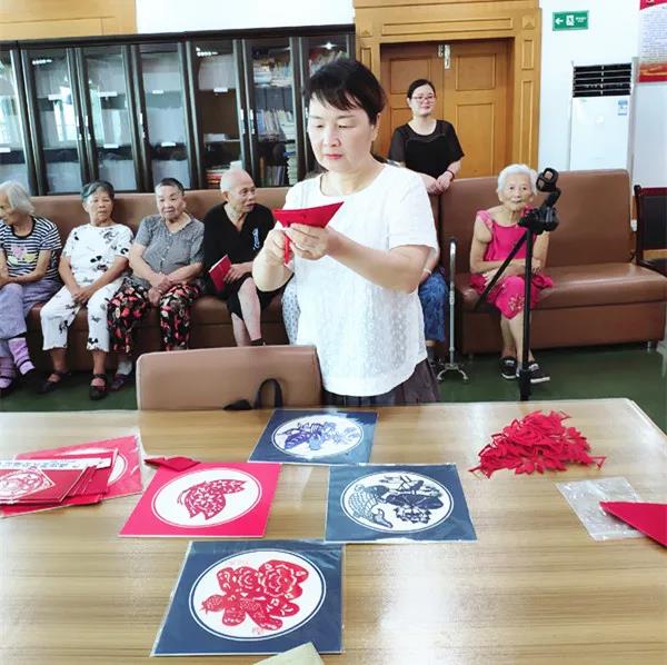  海福祥老年大學(xué)開課啦！銀發(fā)學(xué)子樂滿堂|海福祥養(yǎng)老護(hù)理連鎖